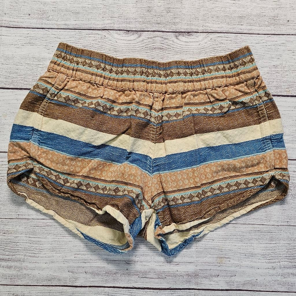 Kavu medium pull on short w/Aztec design. Brown, blue, cream - Picture 1 of 10